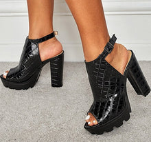 Load image into Gallery viewer, BlackSummer - Schwarze Gladiator Plateausandalen