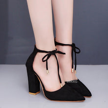 Load image into Gallery viewer, BlueBelle - Spitz zulaufende Schnür-Pumps