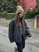 Load image into Gallery viewer, Vellum: Kunstpelz-Fleece-Herbstjacke