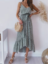 Load image into Gallery viewer, Ravena - Cami-Kleid mit Floralem Druck