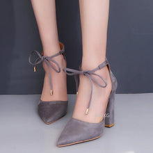 Load image into Gallery viewer, BlueBelle - Spitz zulaufende Schnür-Pumps