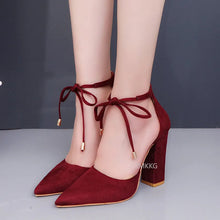 Load image into Gallery viewer, BlueBelle - Spitz zulaufende Schnür-Pumps