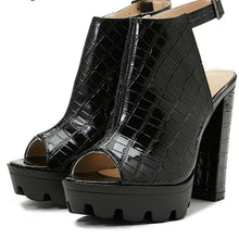 Load image into Gallery viewer, BlackSummer - Schwarze Gladiator Plateausandalen