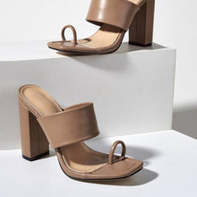 Load image into Gallery viewer, LaceGlow - Gladiator Schnürstiefeletten