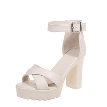 Load image into Gallery viewer, GladiatorGlow - Modische Sandalen mit dickem Absatz