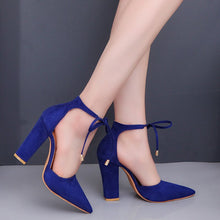 Load image into Gallery viewer, BlueBelle - Spitz zulaufende Schnür-Pumps