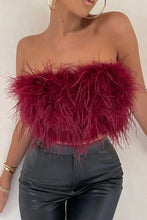 Load image into Gallery viewer, Katrine Feather Top | Stijlvolle veren crop top is een toptrend dit jaar-Boetiek Moda