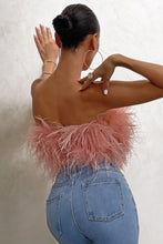 Load image into Gallery viewer, Blythe - Stijlvolle veren crop top is een toptrend dit jaar