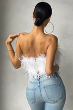 Load image into Gallery viewer, Blythe - Stijlvolle veren crop top is een toptrend dit jaar