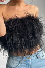 Load image into Gallery viewer, Katrine Feather Top | Stijlvolle veren crop top is een toptrend dit jaar-Boetiek Moda
