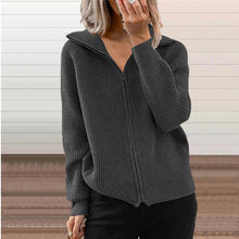 Load image into Gallery viewer, StripeSweater - Hochgeschlossener Polo-Streifen-Pullover