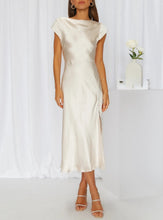 Load image into Gallery viewer, Harmony - Elegantes Slik-Kleid