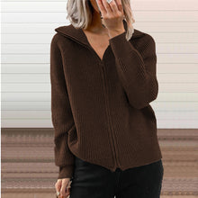 Load image into Gallery viewer, StripeSweater - Hochgeschlossener Polo-Streifen-Pullover