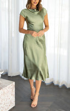 Load image into Gallery viewer, Harmony - Elegantes Slik-Kleid