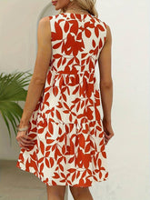 Load image into Gallery viewer, Jessabel - Stufenförmiges Kleid mit Gekerbtem Ausschnitt