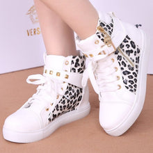 Load image into Gallery viewer, Leoparda - Leopard Print High-Top Herbst Sneaker