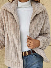 Load image into Gallery viewer, Gemütlich - Zip-Up Pelzjacke