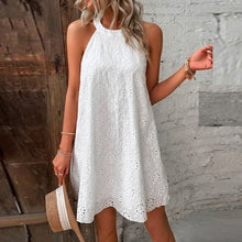 Load image into Gallery viewer, LaceChic - Ärmelloses hohles Minikleid mit Spitze