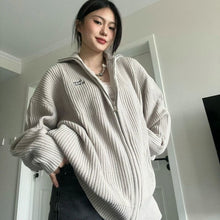 Load image into Gallery viewer, VintageZip - Ästhetischer grauer Strickpullover mit Reißverschluss