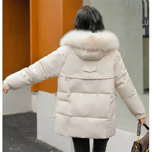 Load image into Gallery viewer, PinkPuff - Locker geschnittener Parka mit Kapuze