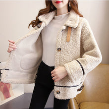 Load image into Gallery viewer, Woolly - Koreanische Pelzjacke