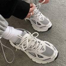 Load image into Gallery viewer, Stilvoll - Farblich abgestimmte Herbst-Sneakers