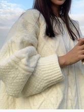 Load image into Gallery viewer, CozyChic - Lässiger Langarmpullover