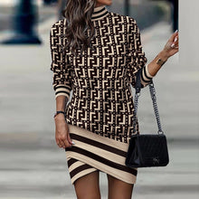 Load image into Gallery viewer, Geometrisches Muster - Bodycon-Kleid mit Rollkragen