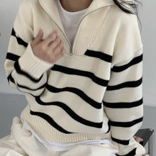 Load image into Gallery viewer, SenseZip - Schicker gestreifter Strickpullover
