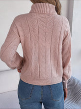 Load image into Gallery viewer, SoftKnit - Klassischer Pullover für Frauen