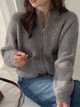 Load image into Gallery viewer, ElegantZip - Eleganter Strickpullover mit Reißverschluss