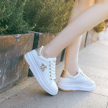 Load image into Gallery viewer, BeeGlow - Orthopädische Herbst-Sneakers mit Strasssteinchen-Patchwork