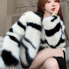 Load image into Gallery viewer, LeopardFur - Leopardenfell-Jacke