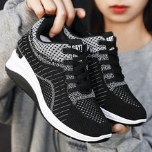 Load image into Gallery viewer, CozyFit - Damen Herbst Sneaker mit dicker Sohle