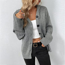 Load image into Gallery viewer, RetroChic - Strickjacke mit Kapuze