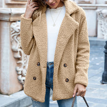 Load image into Gallery viewer, ButtonedFur - Taschen-Pelzjacke