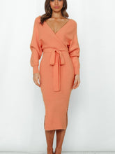 Load image into Gallery viewer, Gestrickt - Partykleid mit gegabeltem Pullover