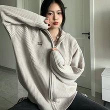 Load image into Gallery viewer, VintageZip - Ästhetischer grauer Strickpullover mit Reißverschluss