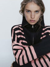 Load image into Gallery viewer, PopCollarZip - Gestreifter schicker Strickpullover
