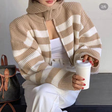 Load image into Gallery viewer, StripeZip - Gestreifter Strickpullover