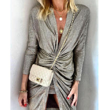 Load image into Gallery viewer, Glänzende Seide - Kleid mit tiefem V-Schlitz