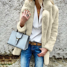 Load image into Gallery viewer, FurEssentials - Pelzjacke mit Polokragen