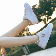 Load image into Gallery viewer, BeeGlow - Orthopädische Herbst-Sneakers mit Strasssteinchen-Patchwork