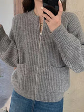 Load image into Gallery viewer, ElegantZip - Eleganter Strickpullover mit Reißverschluss