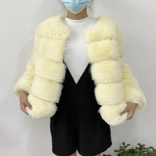 Load image into Gallery viewer, FluffChic - Flauschige kurze Pelzjacke