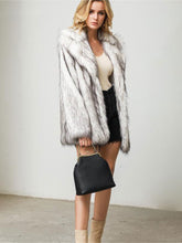Load image into Gallery viewer, FurElegance - Revers Pelzjacke mit vollen Ärmeln