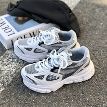 Load image into Gallery viewer, Stilvoll - Farblich abgestimmte Herbst-Sneakers