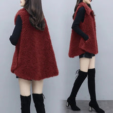 Load image into Gallery viewer, LambVest - Ärmellose Pelzjacke