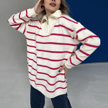 Load image into Gallery viewer, StripedTrui - Strickpullover mit Umlegekragen