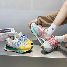 Load image into Gallery viewer, Sportlich - Herbst-Sneaker mit klobiger Sohle